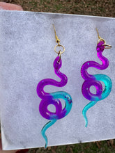 Load image into Gallery viewer, Purple &amp; Blue Snake Earrings

