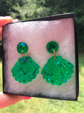 Load image into Gallery viewer, Green Shell Earrings
